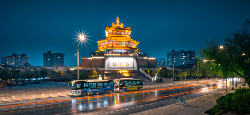 夜景中的古塔與城市-咸陽清渭樓