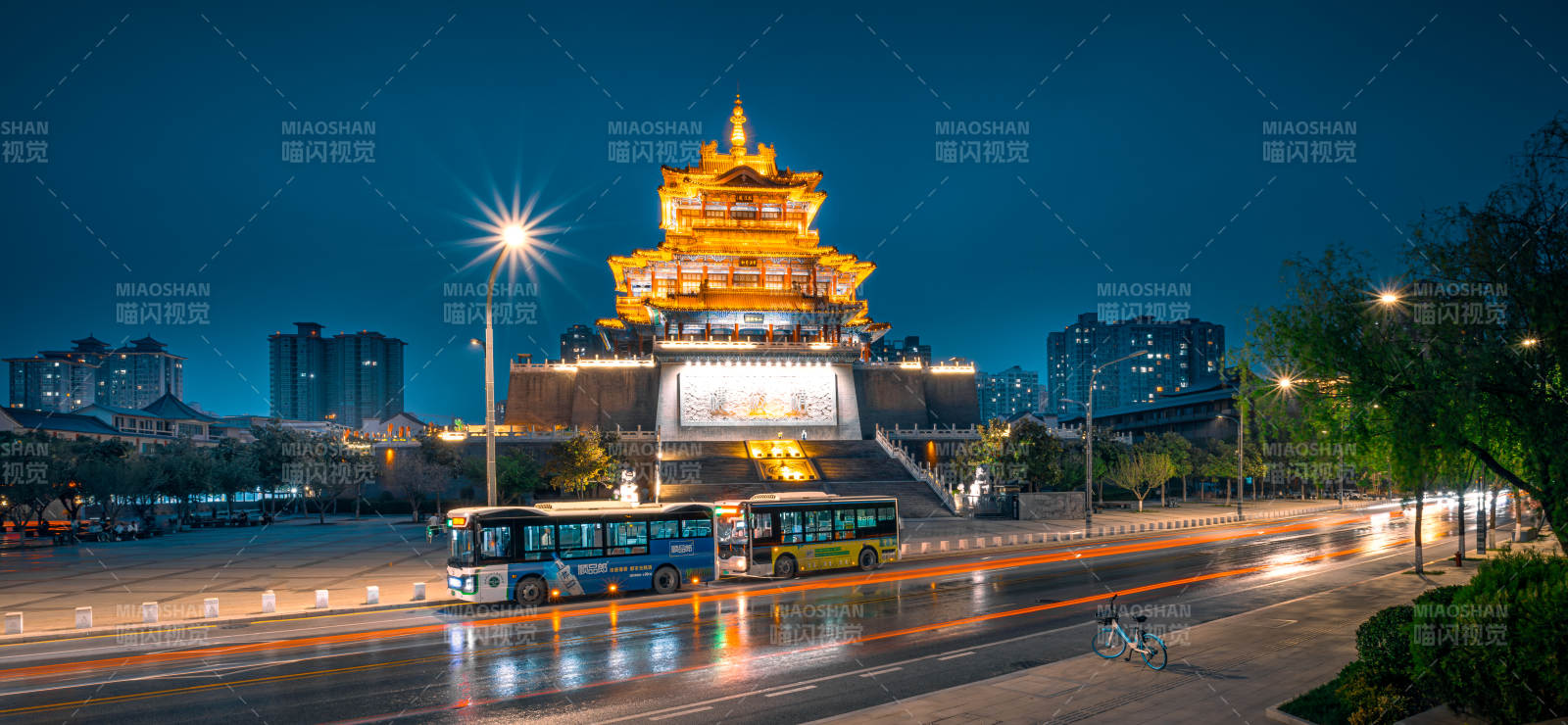 夜景中的古塔與城市-咸陽清渭樓
