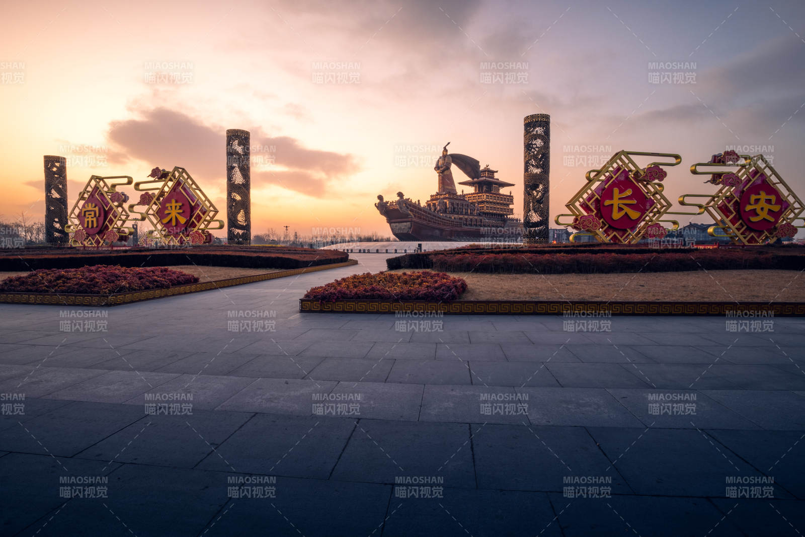昆明池漢武大帝雕像廣場夕陽美景