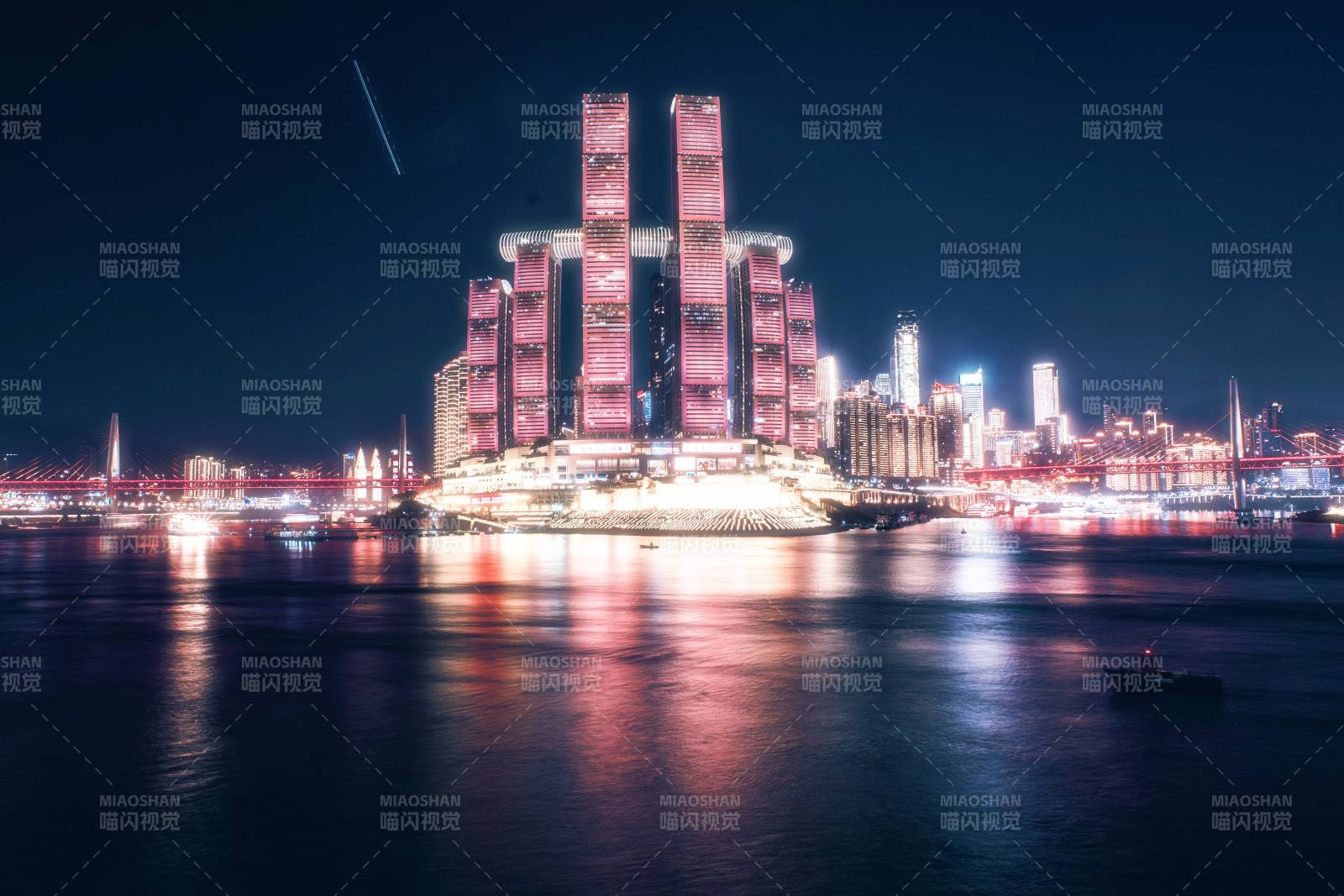 夜景璀璨的城市風光