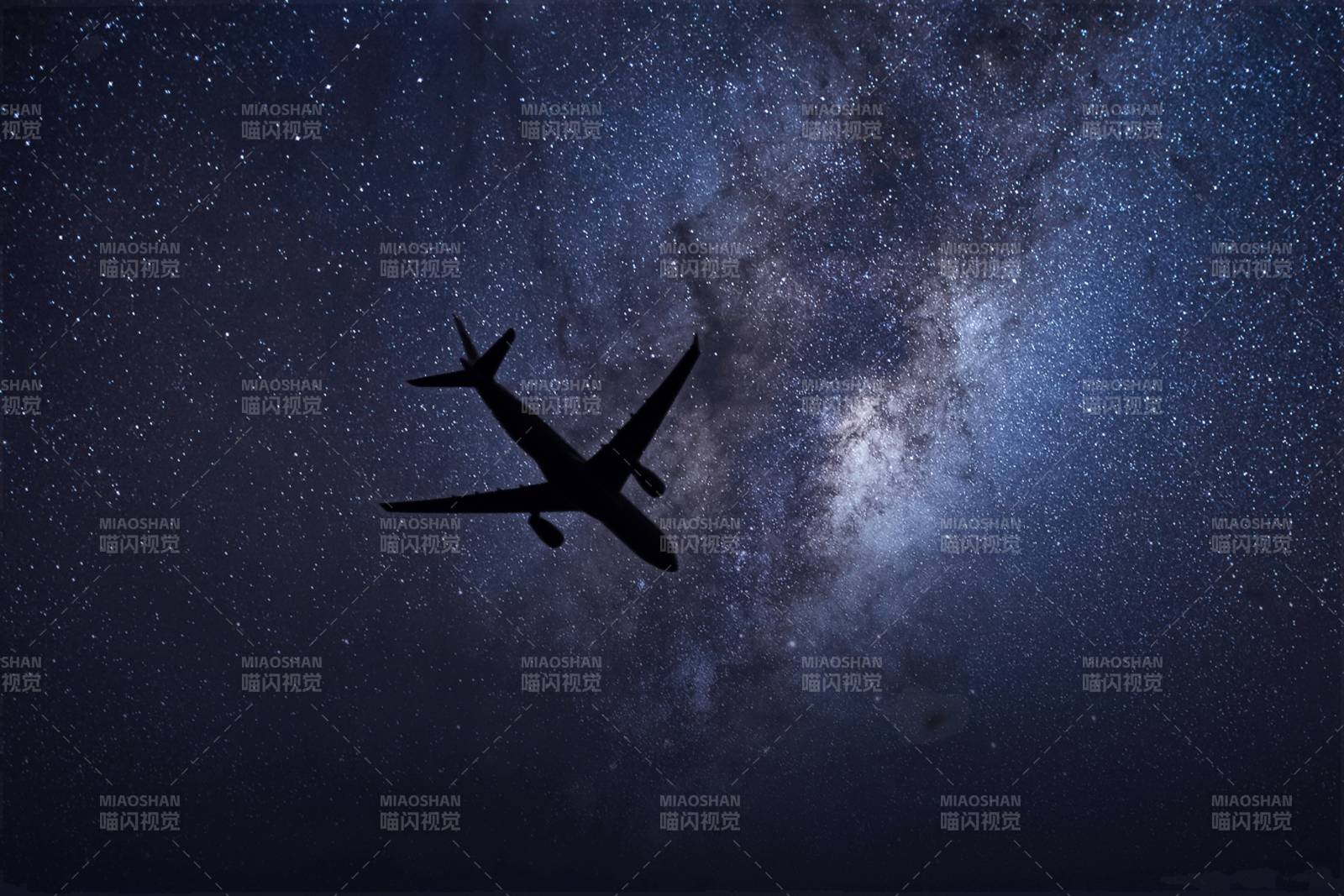 夜空中的飛行夢想