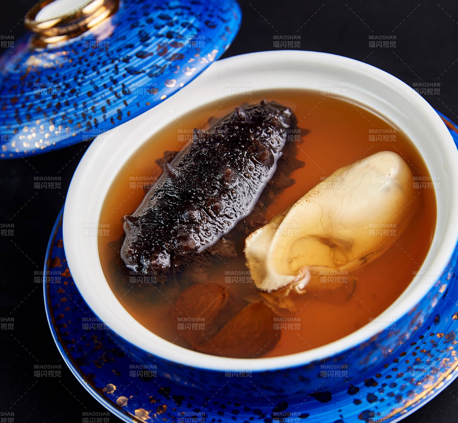 海參鮑魚燉湯