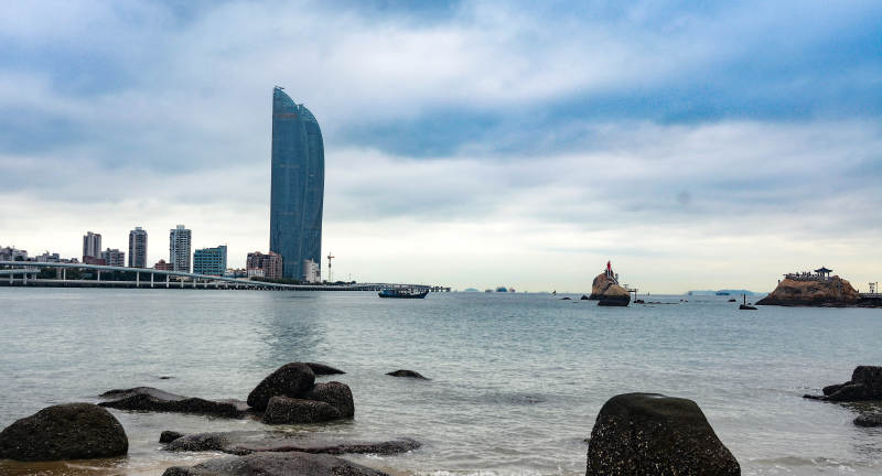 海濱城市風光無限好