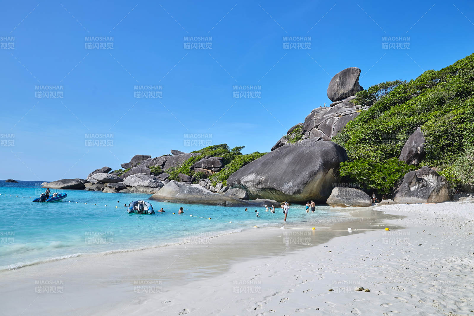 泰國斯米蘭島熱帶海灘與巨石風光