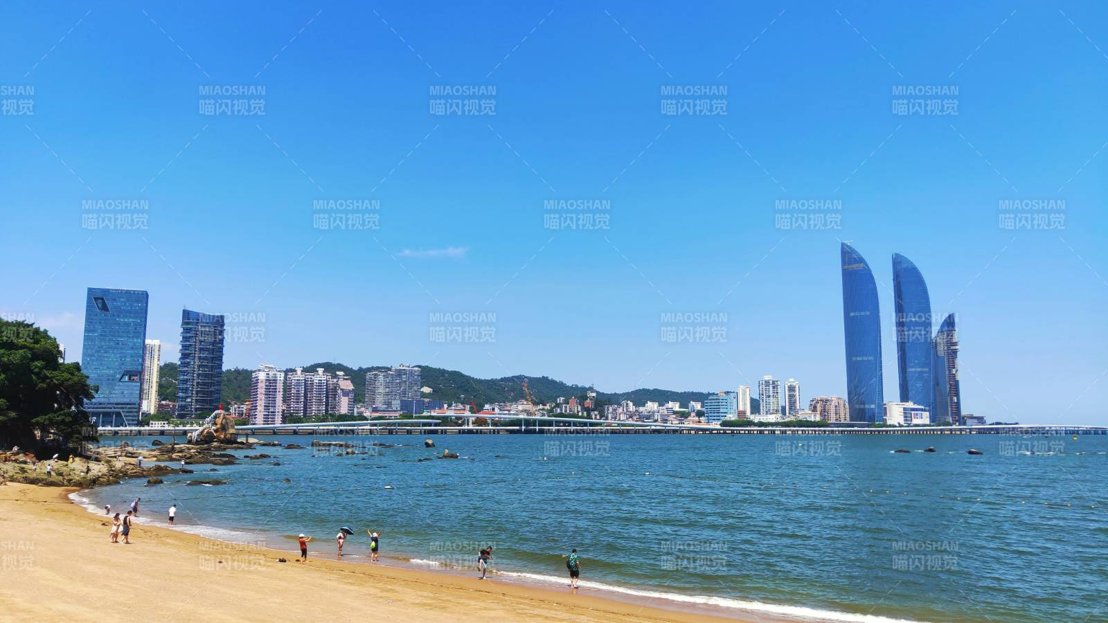 海濱城市風光無限好