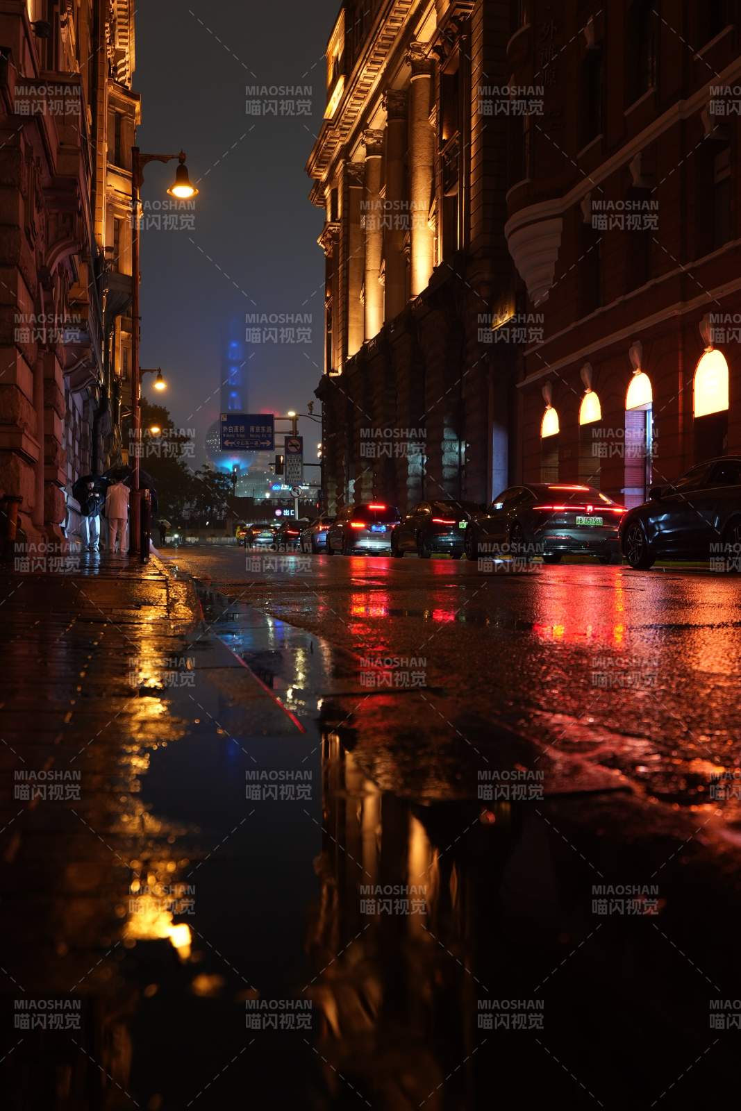 雨夜街景 燈光倒影