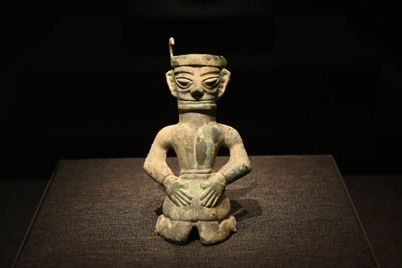 古代青銅雕像特寫