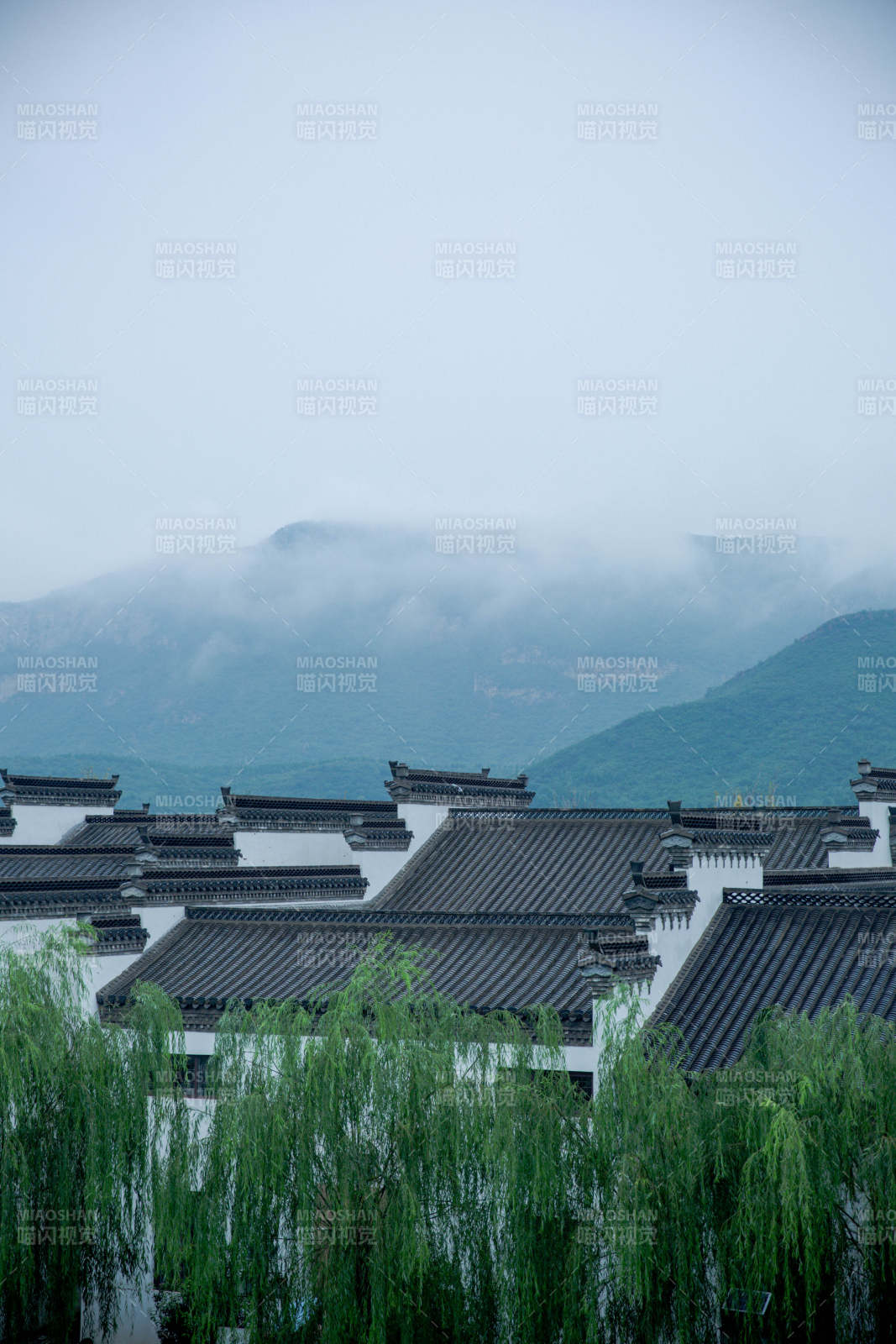 徽派建筑 山巒隱現(xiàn)