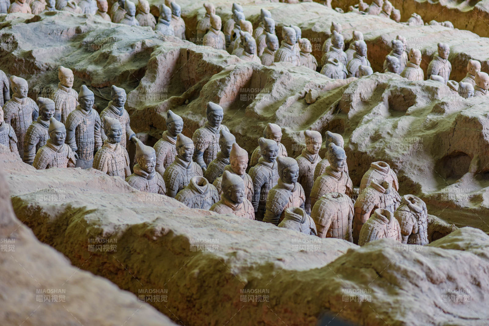兵馬俑坑內的壯觀景象