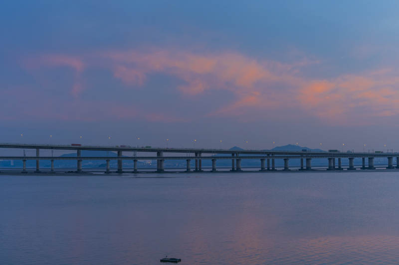 十里長堤跨海大橋夕陽美景