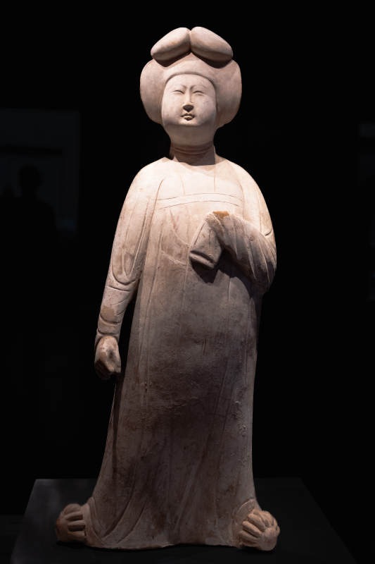 唐代女俑雕像