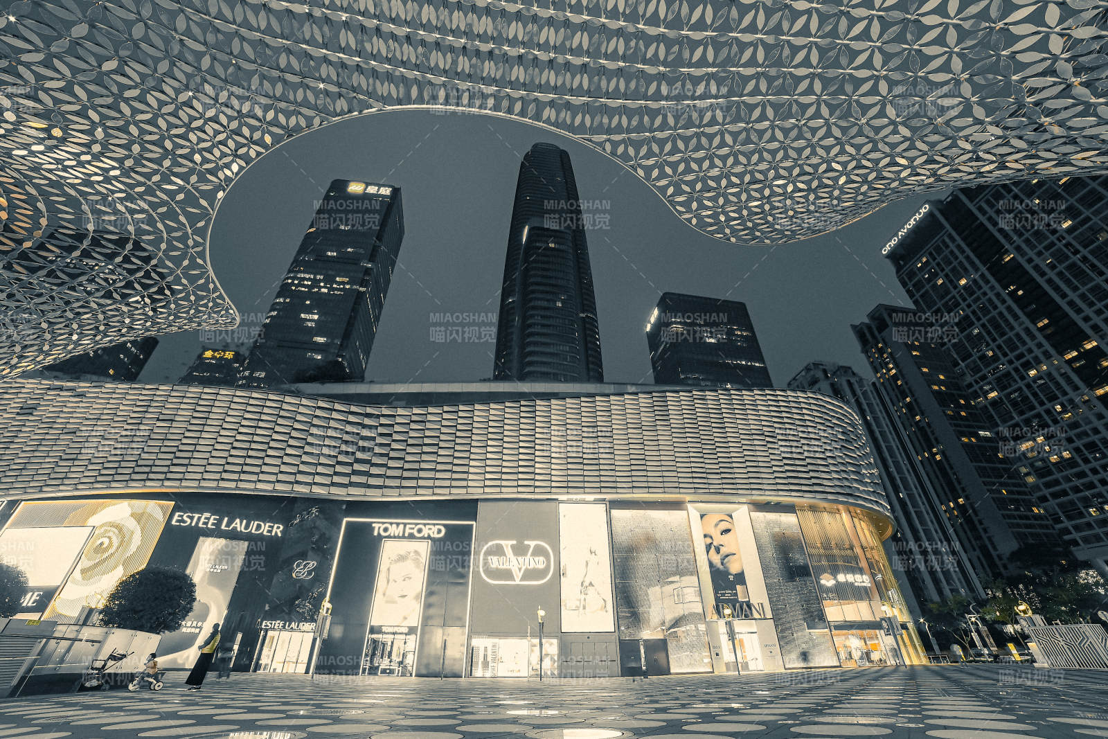 深圳卓悅中心現(xiàn)代都市商業(yè)中心夜景