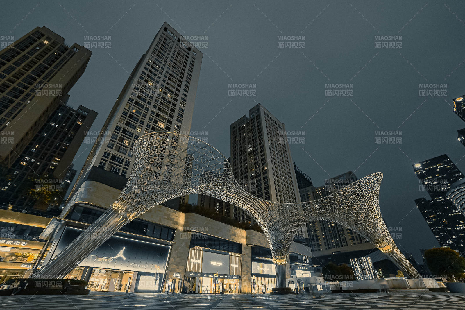 深圳卓悅中心城市夜景與現代雕塑