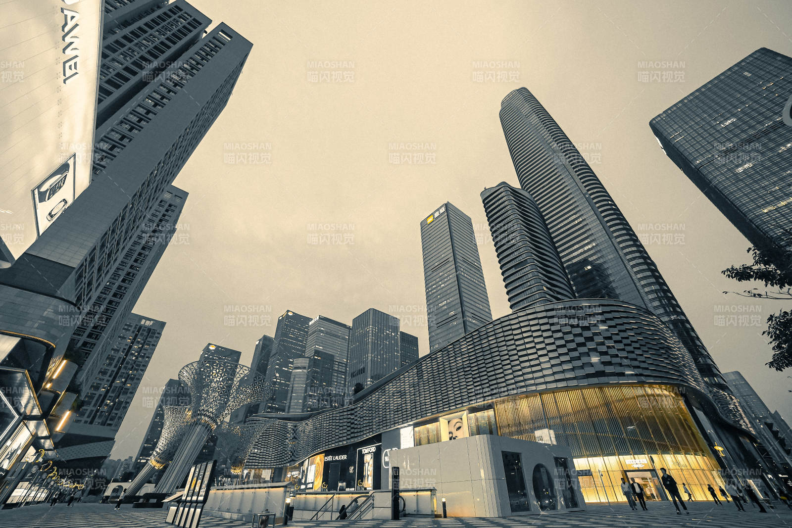 深圳卓悅中心現代都市高樓林立夜景