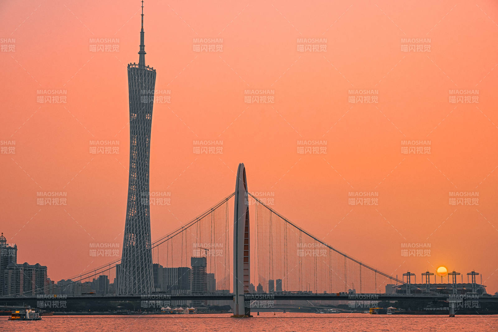 廣州塔與獵德大橋日落景