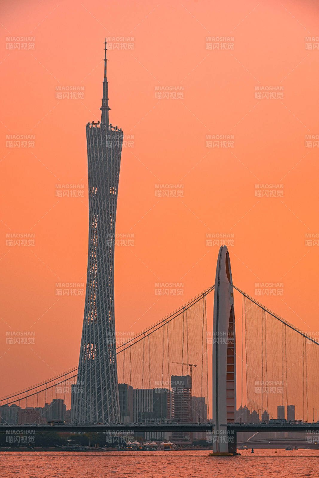 廣州塔與獵德大橋夕照