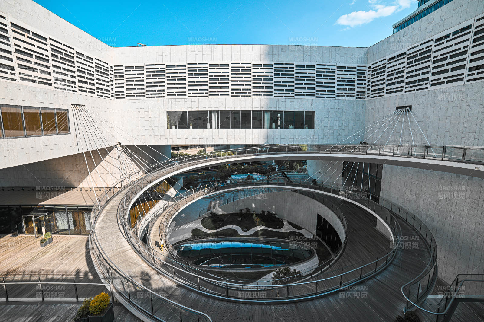 上海博物館東館現代建筑的螺旋設計