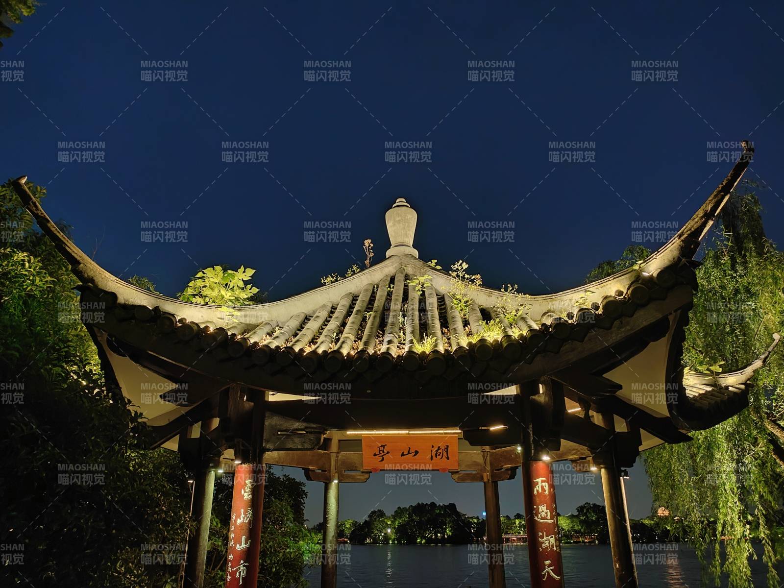 夜色中的古典亭臺(tái)