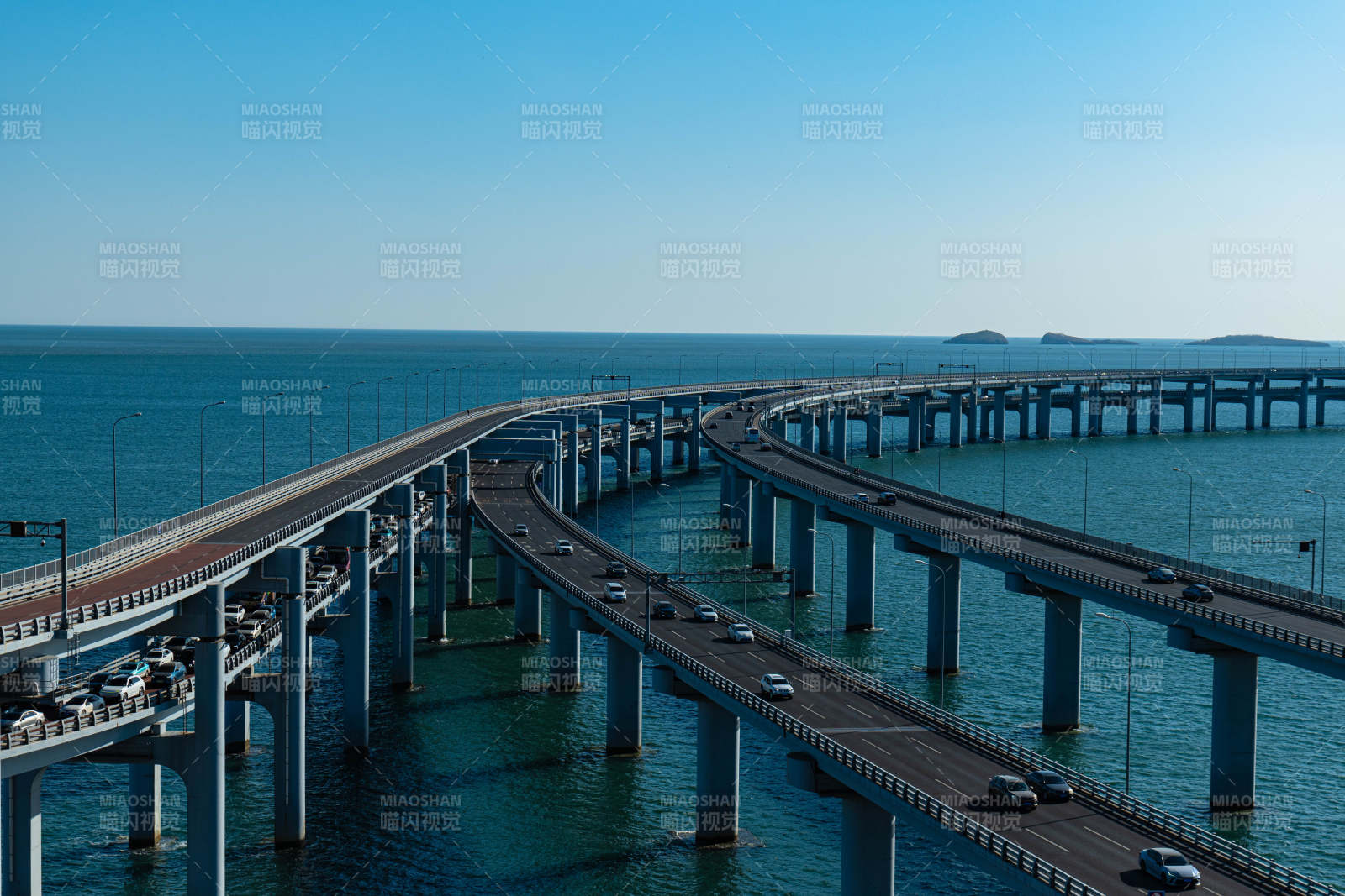 跨海大橋風(fēng)光無限好
