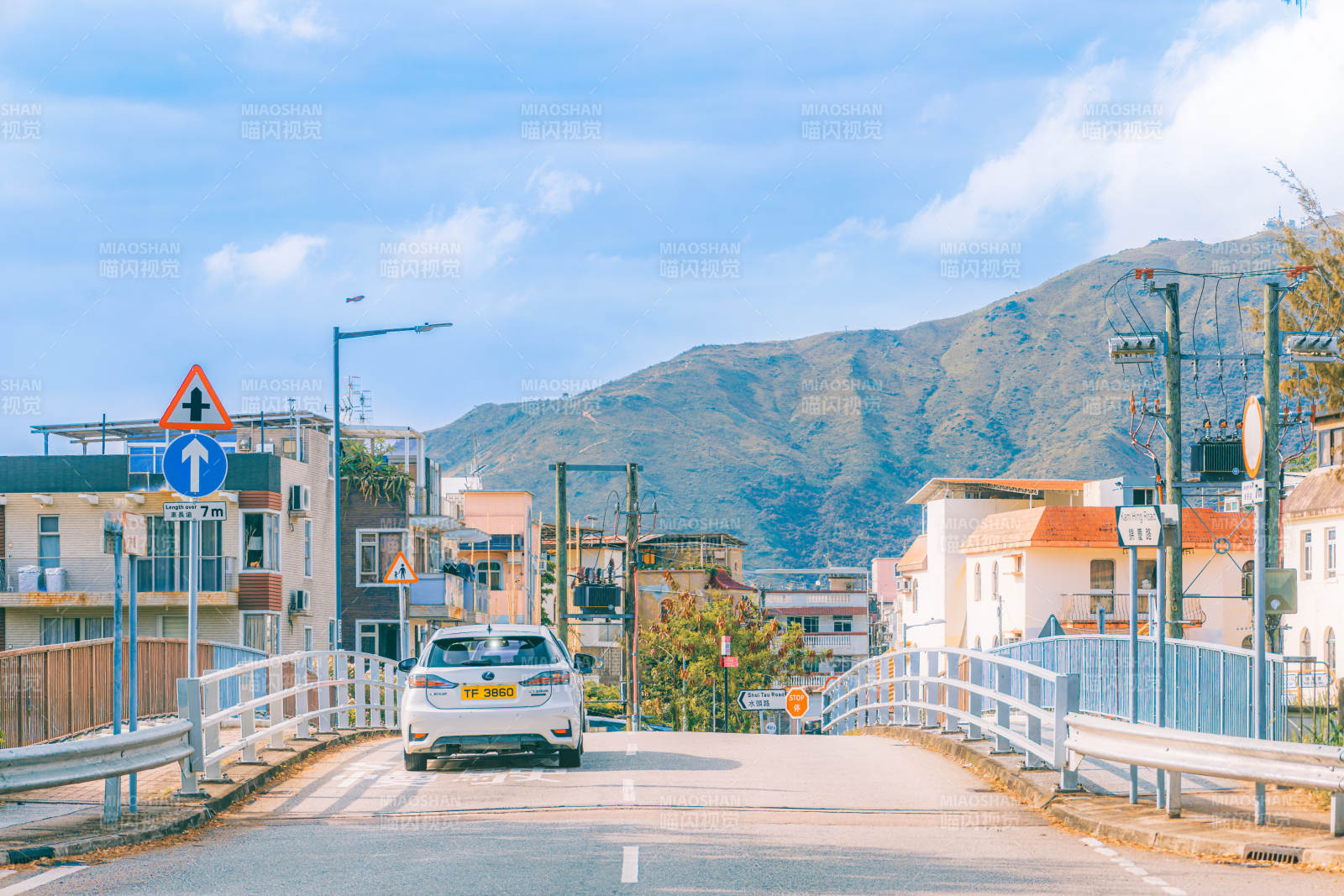 鄉村小路 山景如畫