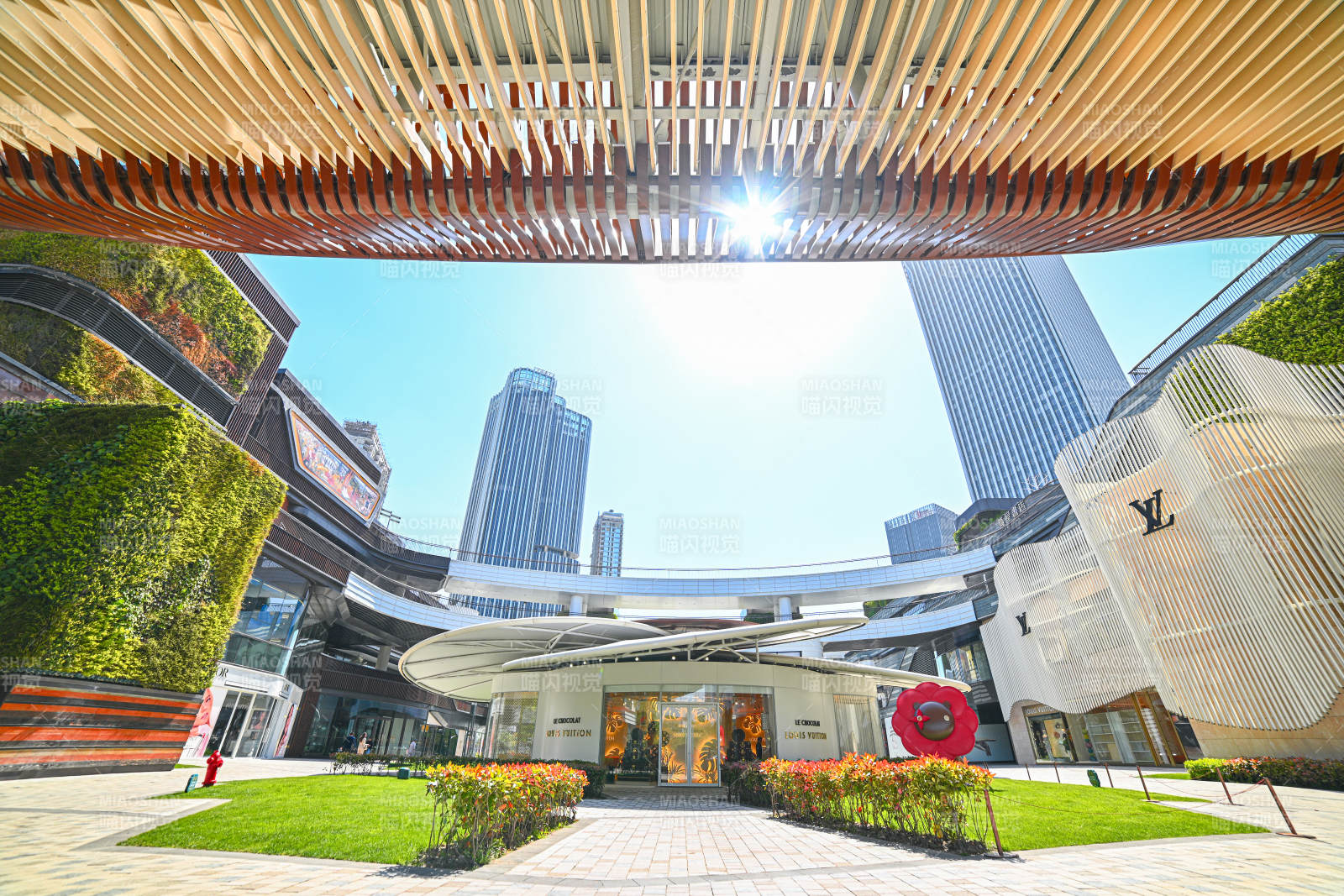 現代城市商業中心入口
