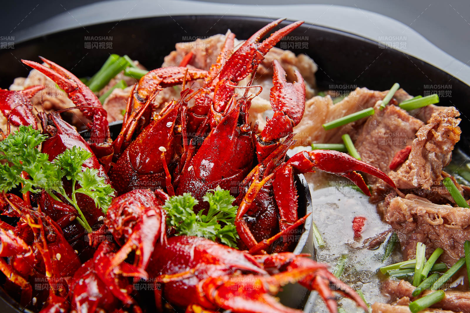 麻辣小龍蝦與牛肉煲