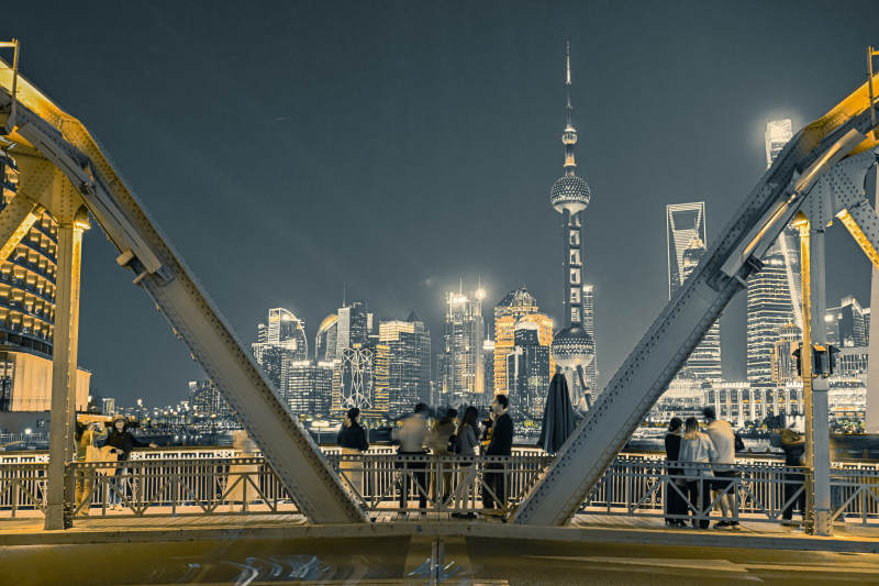 夜幕下的城市天際線