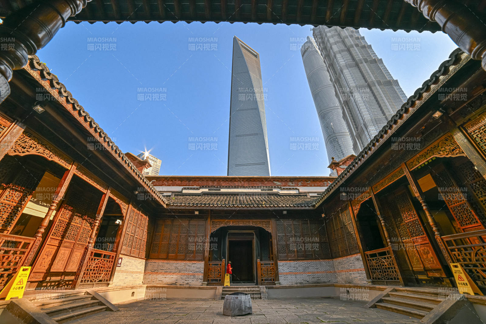 古建筑與現代高樓對比