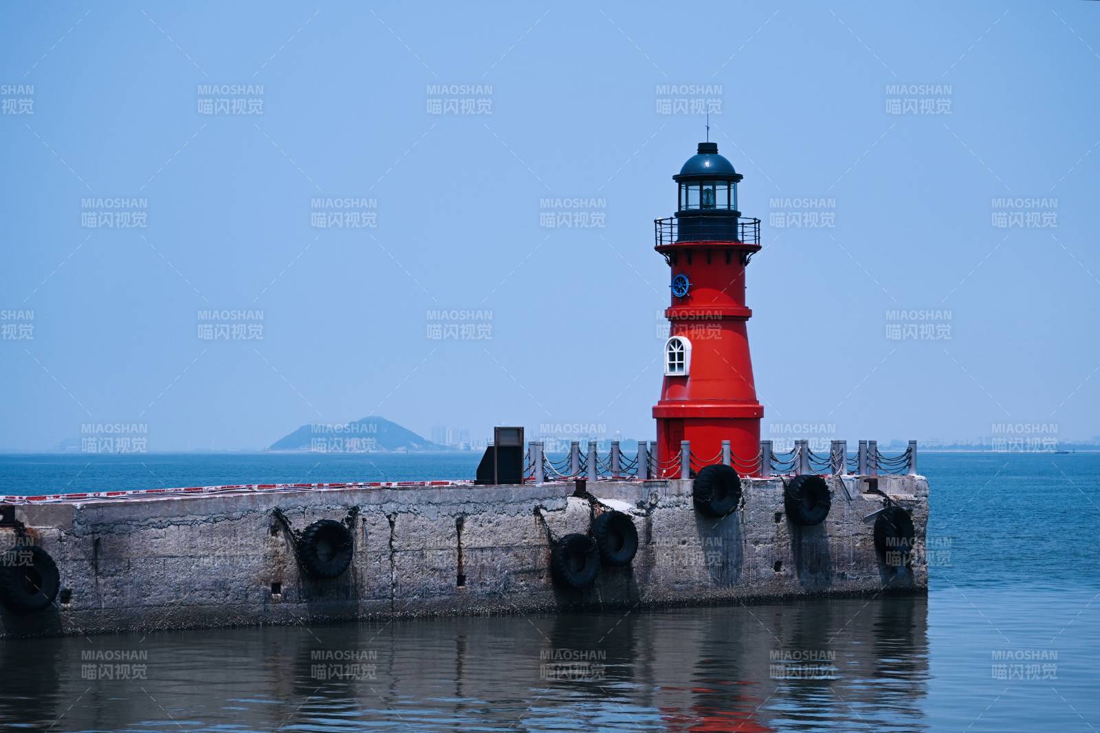 南澳島燈塔與海港