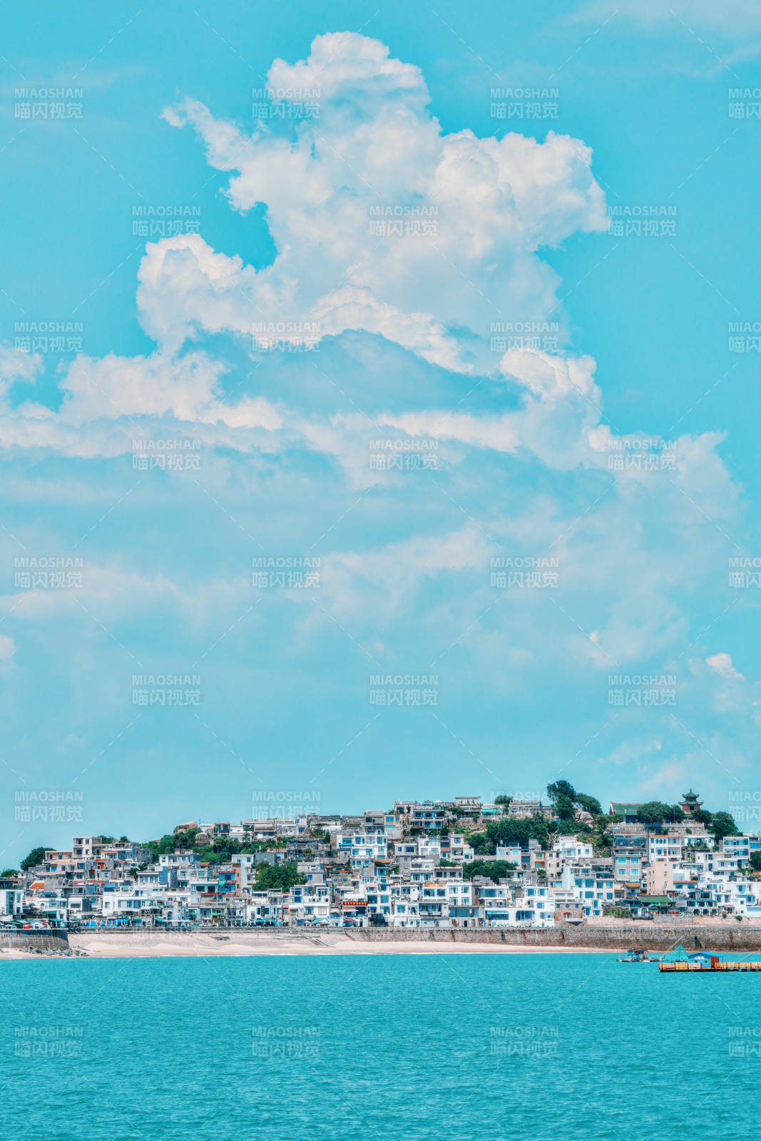 海濱小鎮東山大晴空萬里