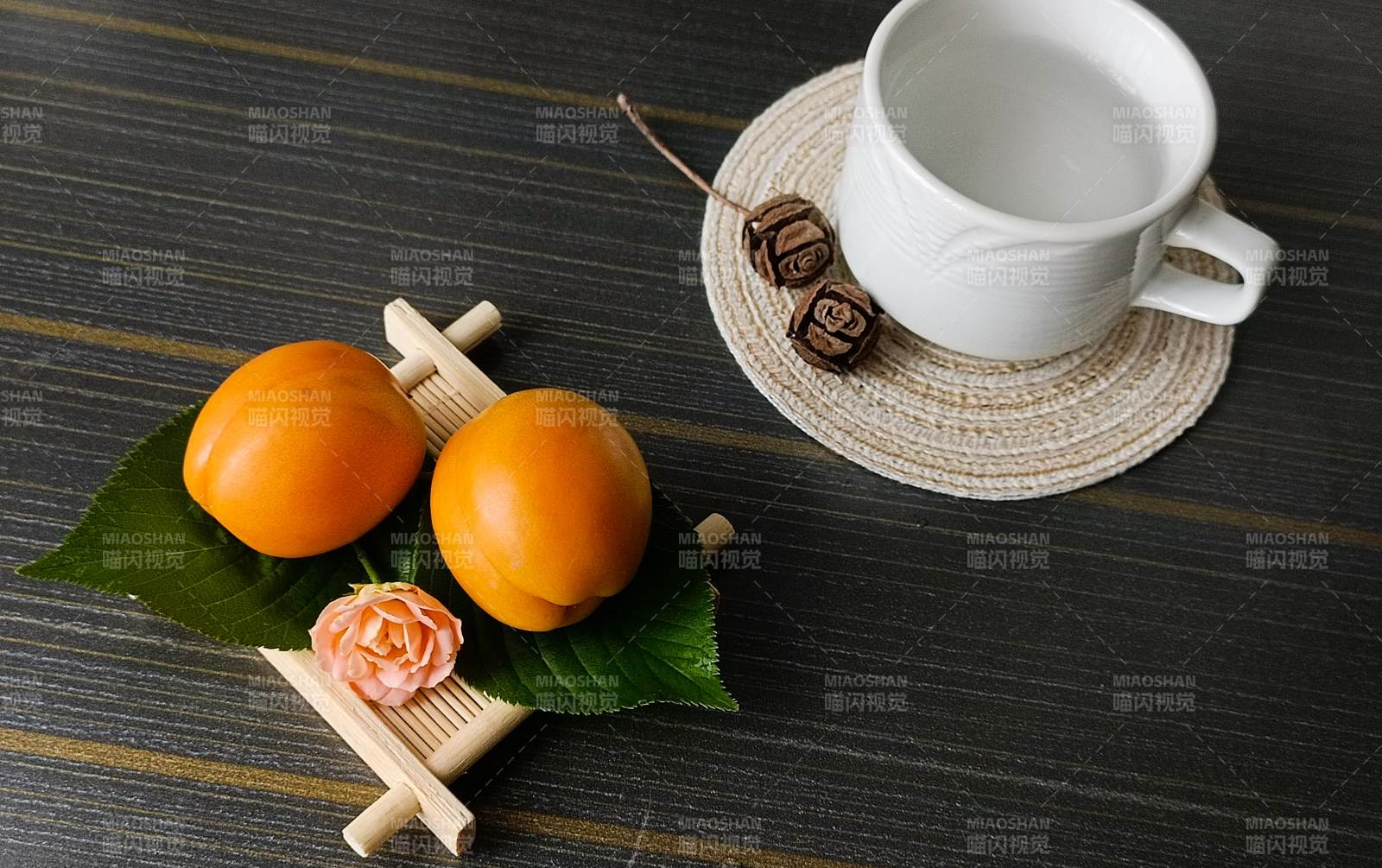 杏與茶的靜謐時(shí)光