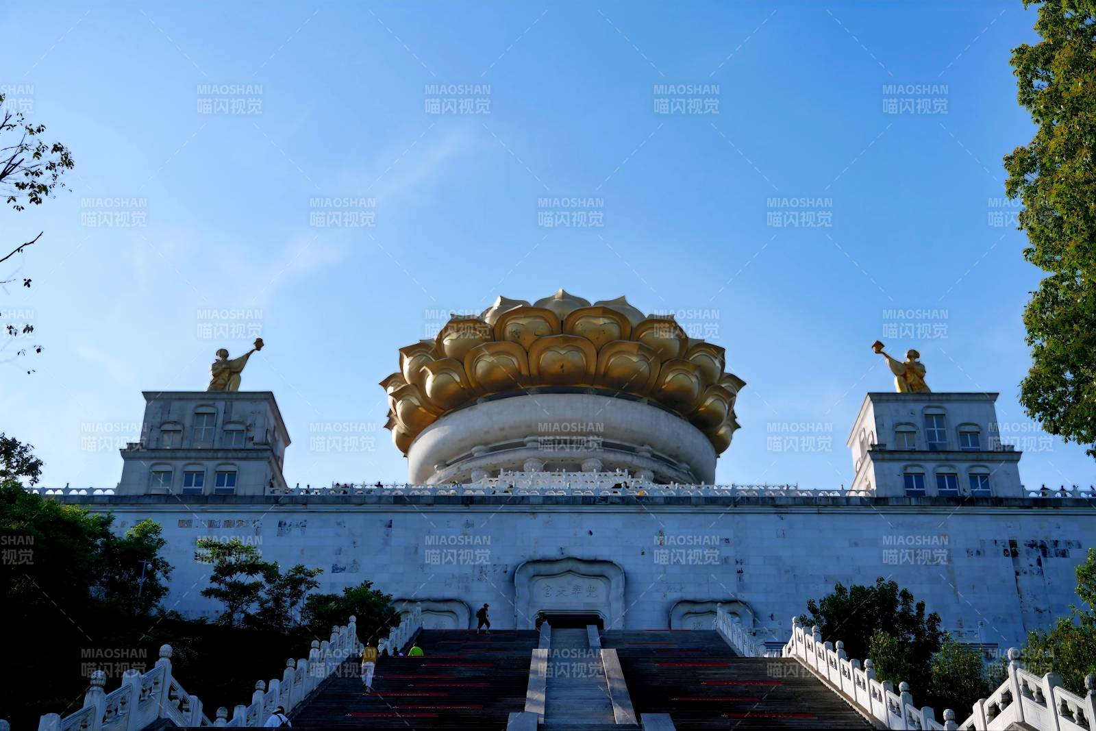 金色蓮花寶塔寺廟