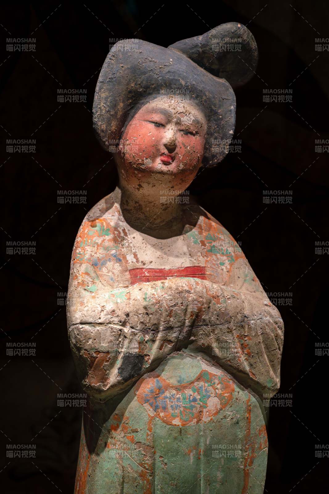 彩繪陶女俑