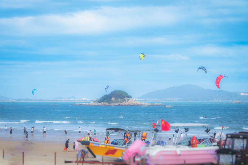 海邊風(fēng)箏與小島風(fēng)光