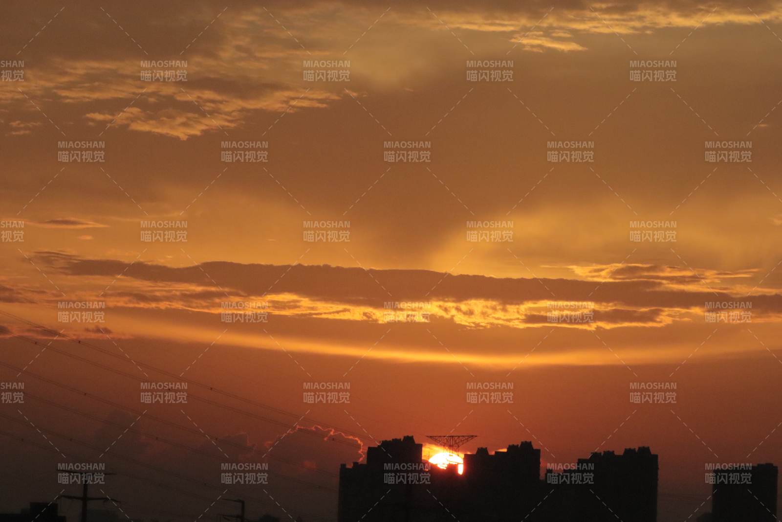 夕陽西下 城市剪影