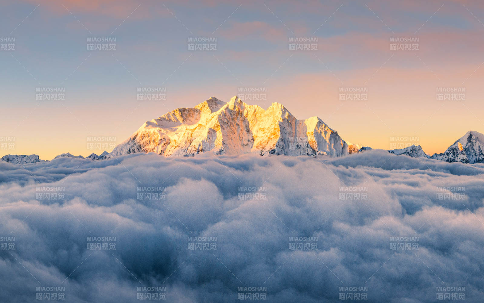 云海之上 雪山輝煌