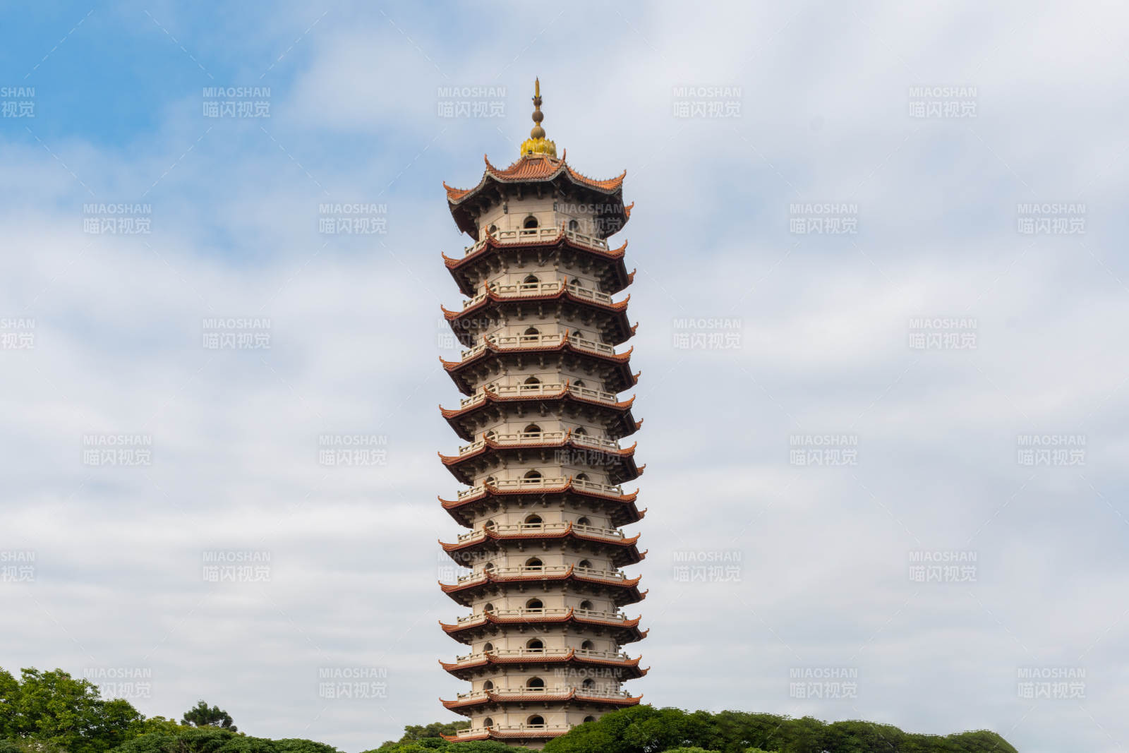 福州西禪寺古塔高聳入云天