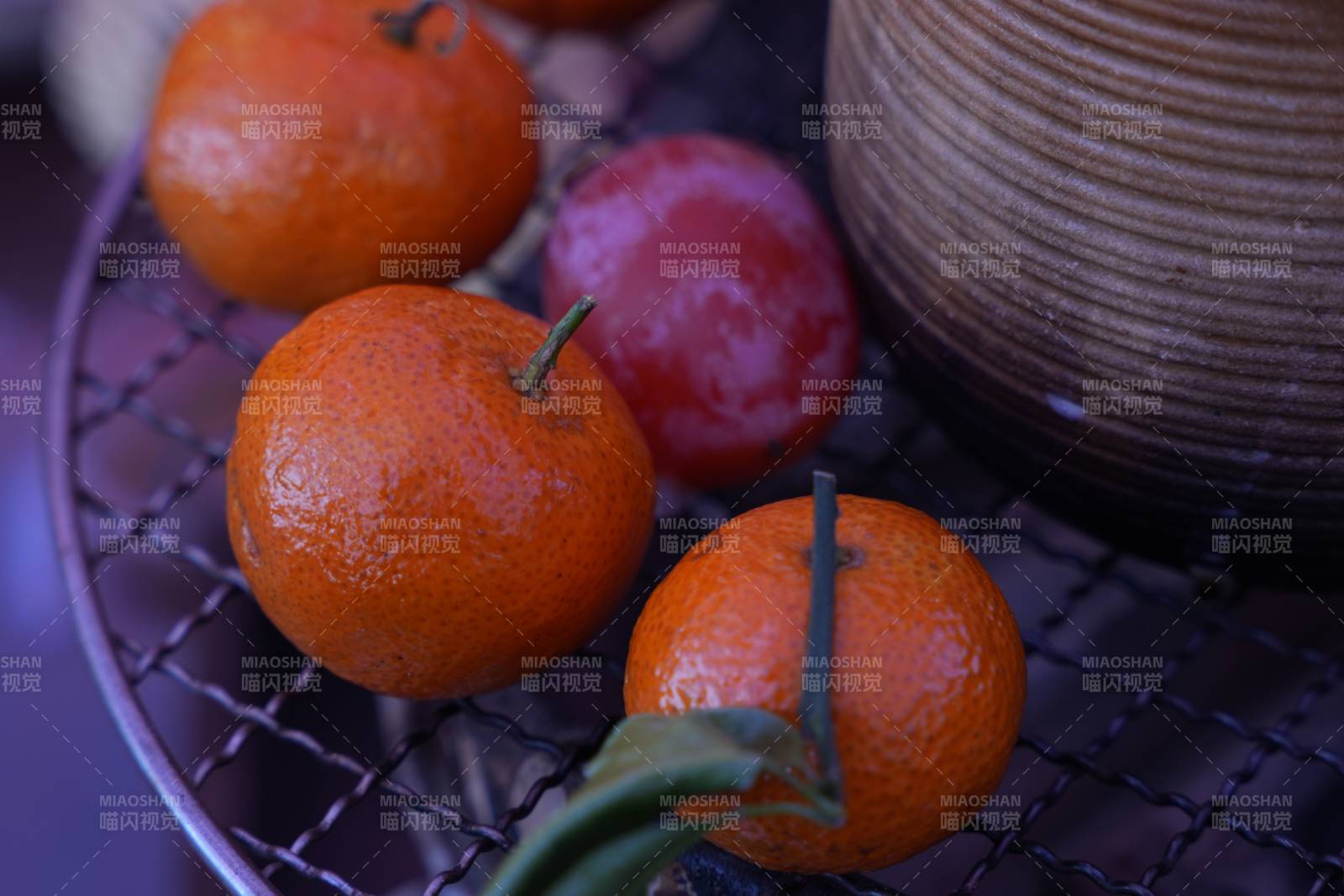 橙子與柿子的靜謐時(shí)光