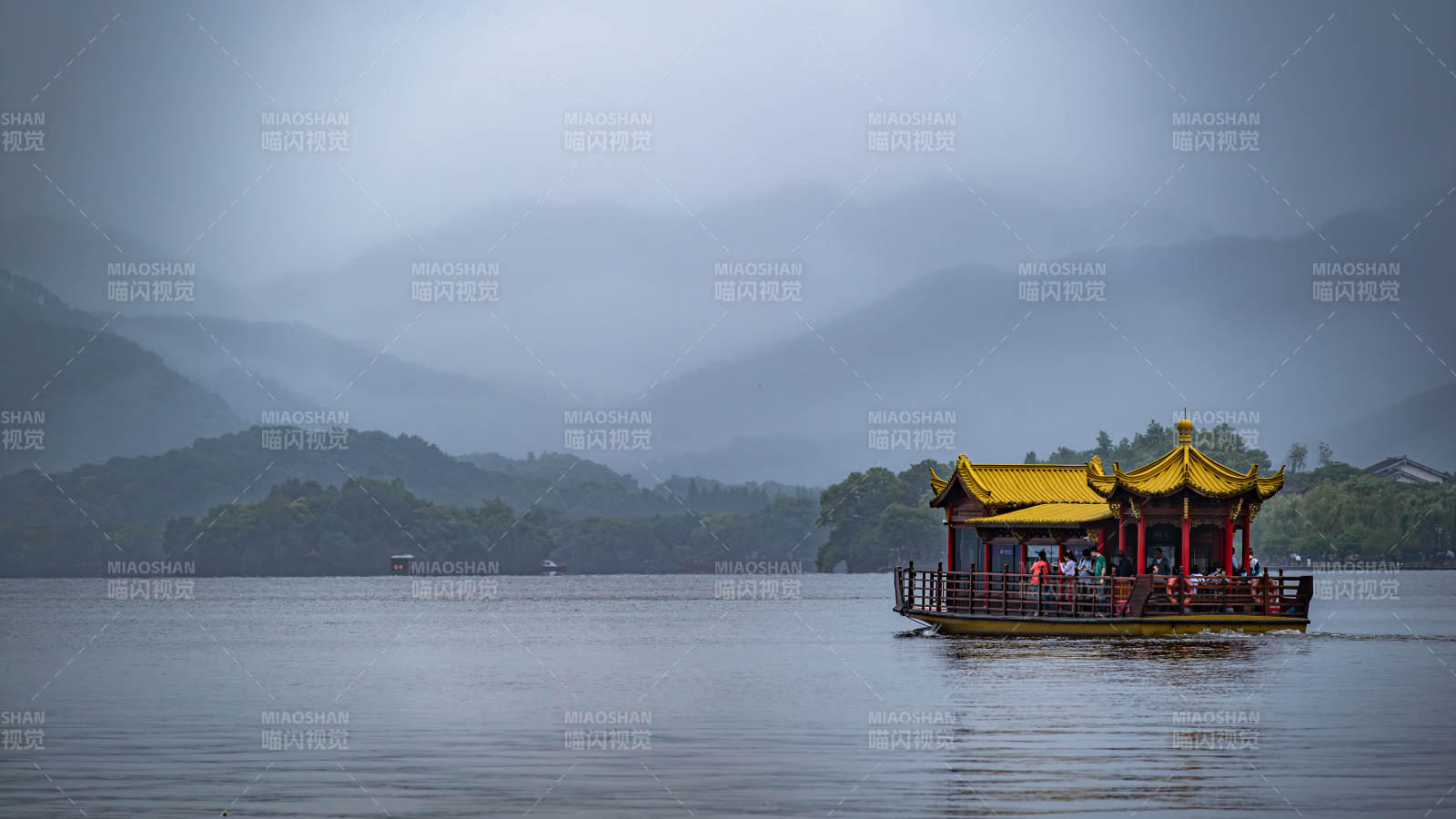西湖煙雨 畫舫游湖