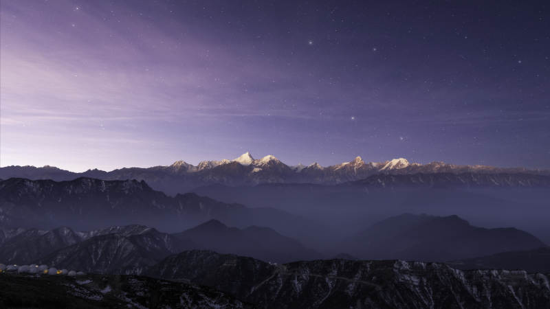 雪山晨曦 星輝映照