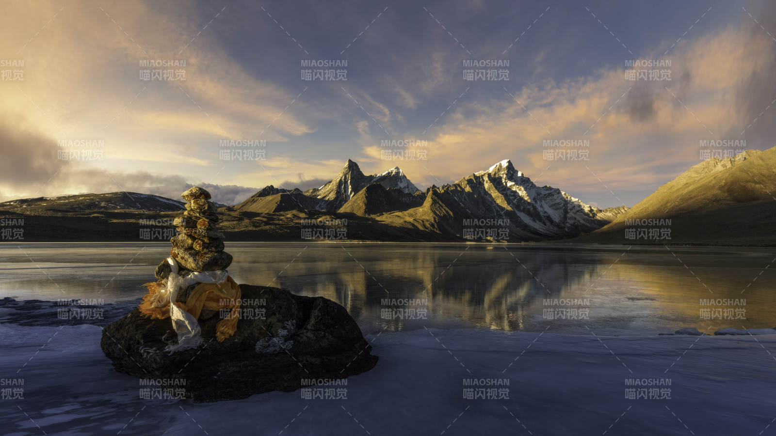 雪山湖畔的寧靜時光