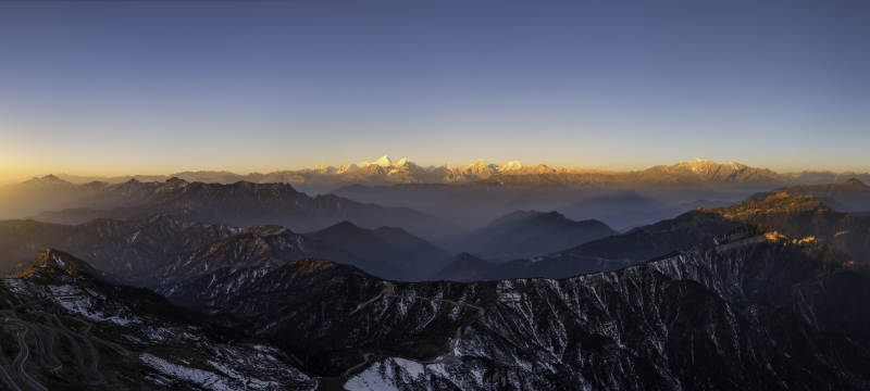 雪山日出 壯麗景色