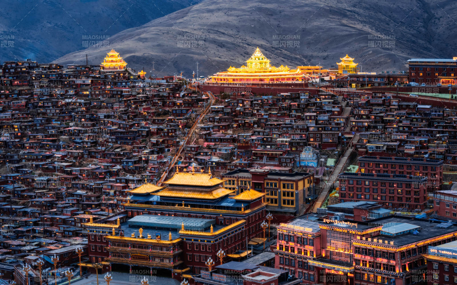色達喇榮五明佛學院夜景