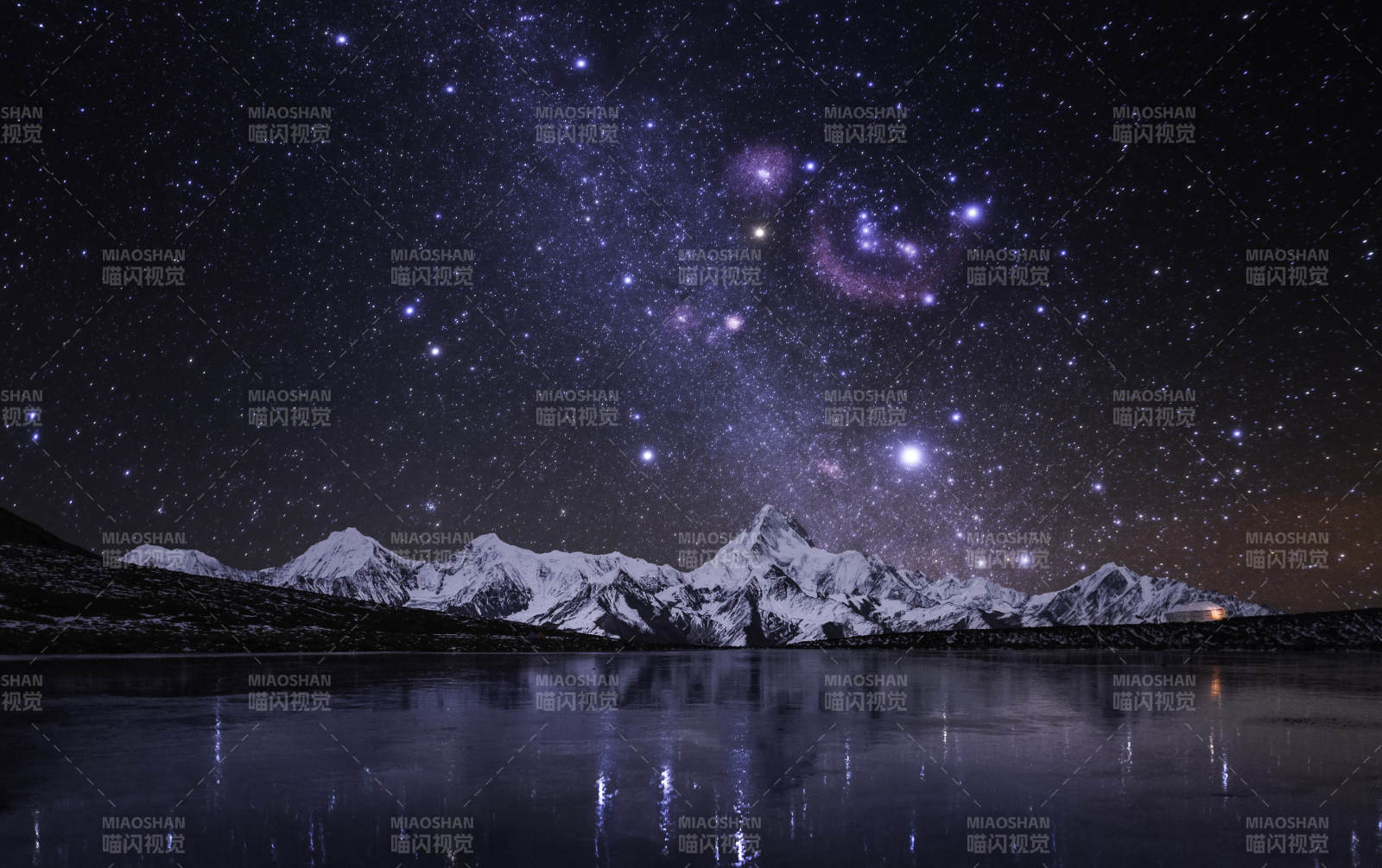雪山夜空星河倒影