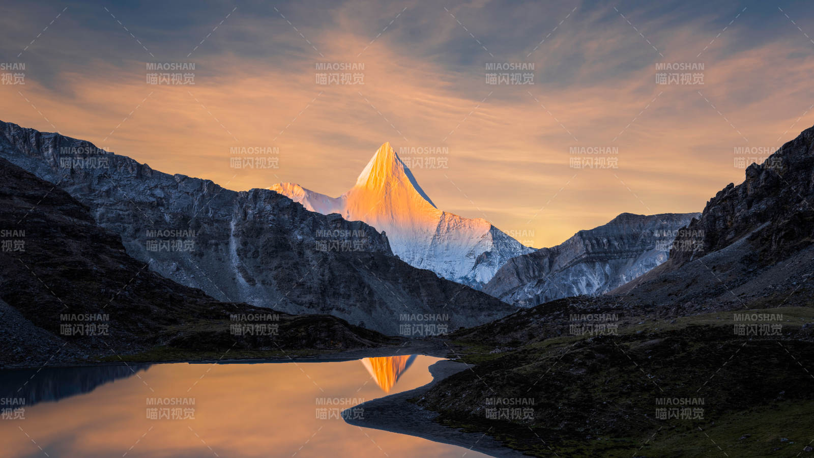 雪山倒影 湖光山色