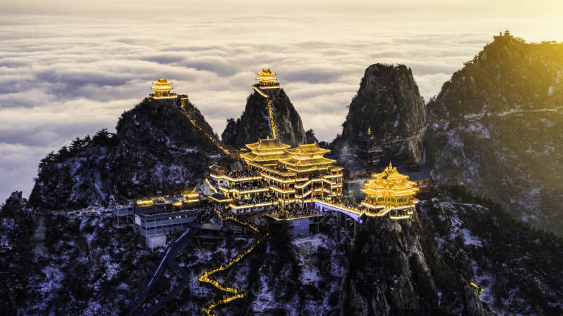 云海之巔 金殿輝煌