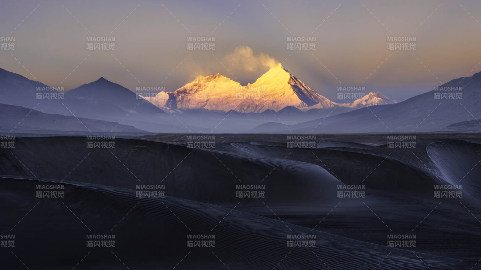 雪山日落 沙丘靜謐