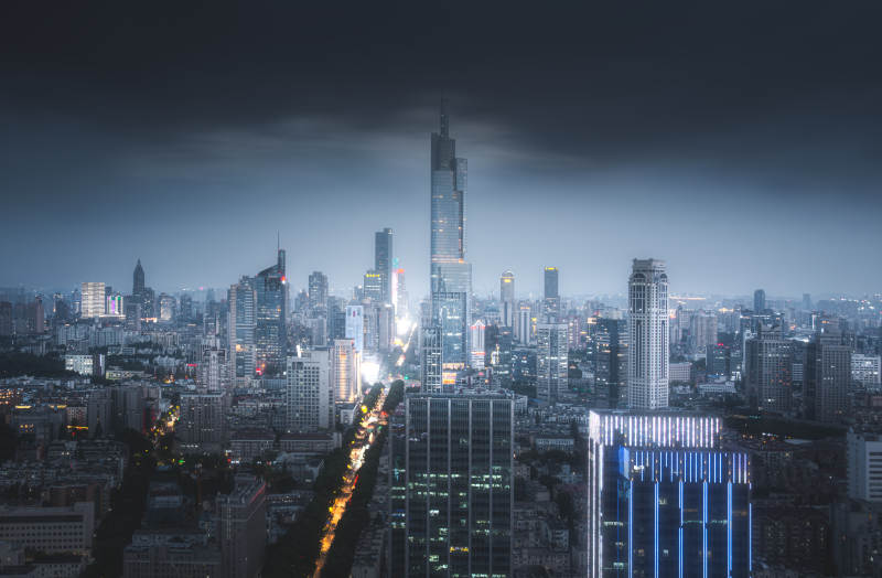 夜幕下的城市天際線