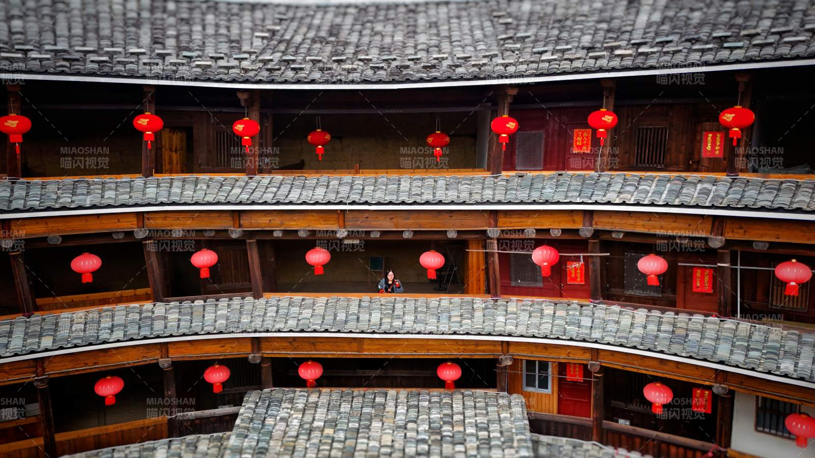 土樓紅燈籠 古韻悠悠