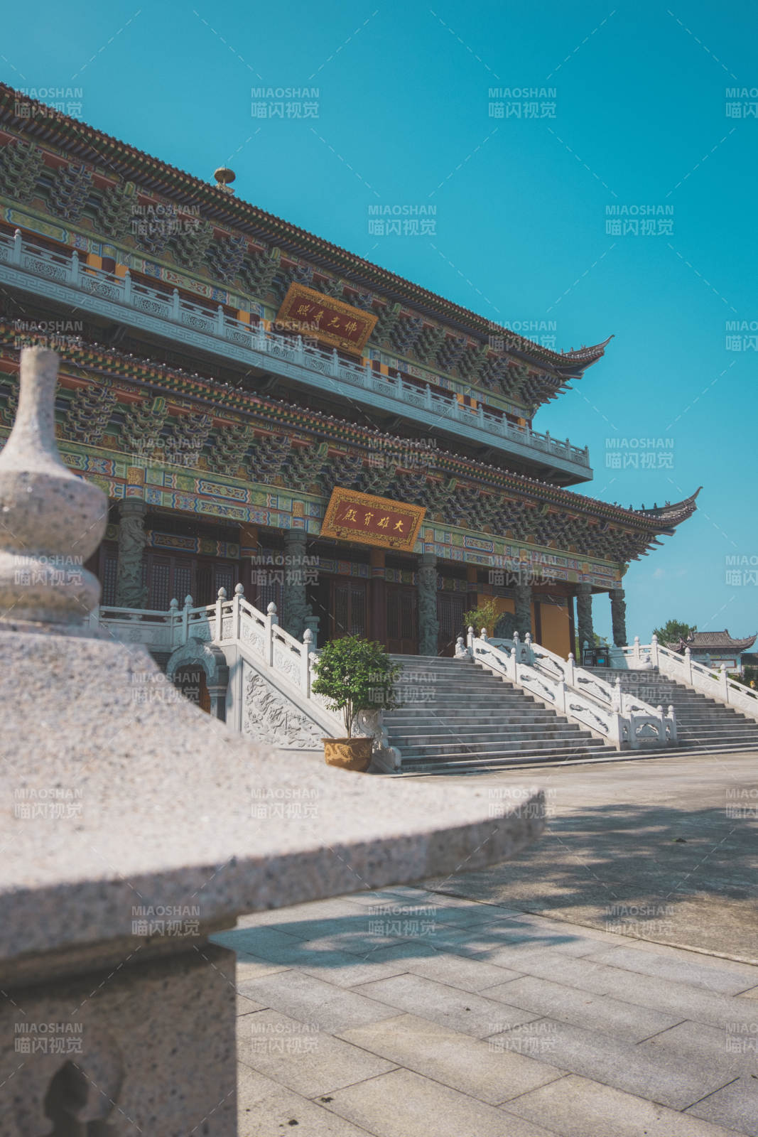 古寺晴空 莊嚴宏偉